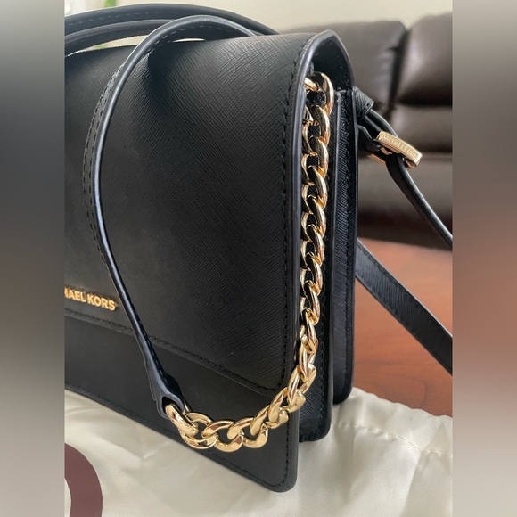 Michael Kors Black Saffiano Leather Crossbody Shoulder Bag Gold Chain - Picture 5 of 11